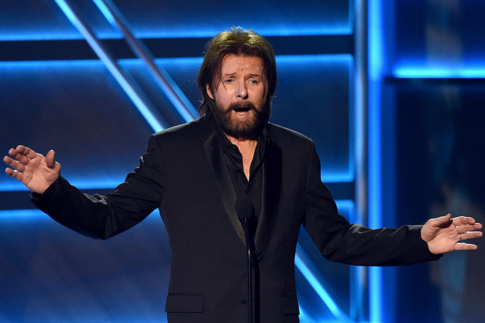 Ronnie Dunn Reflects on the Growing Pains of the Past: ‘I Just Want to Sing’