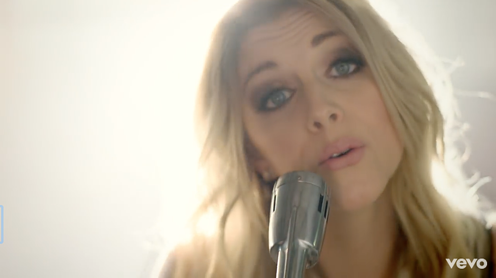 Lindsay Ell Rocks Out in Warehouse ‘Waiting on You’ Video