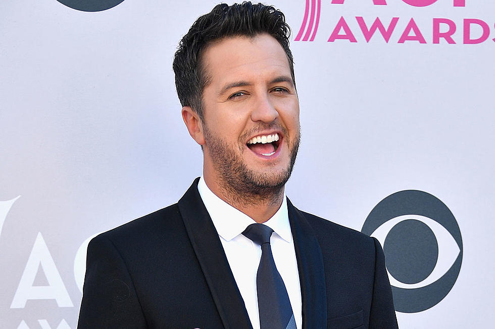 Luke Bryan Enjoys Butt Grab From 88-Year-Old Superfan