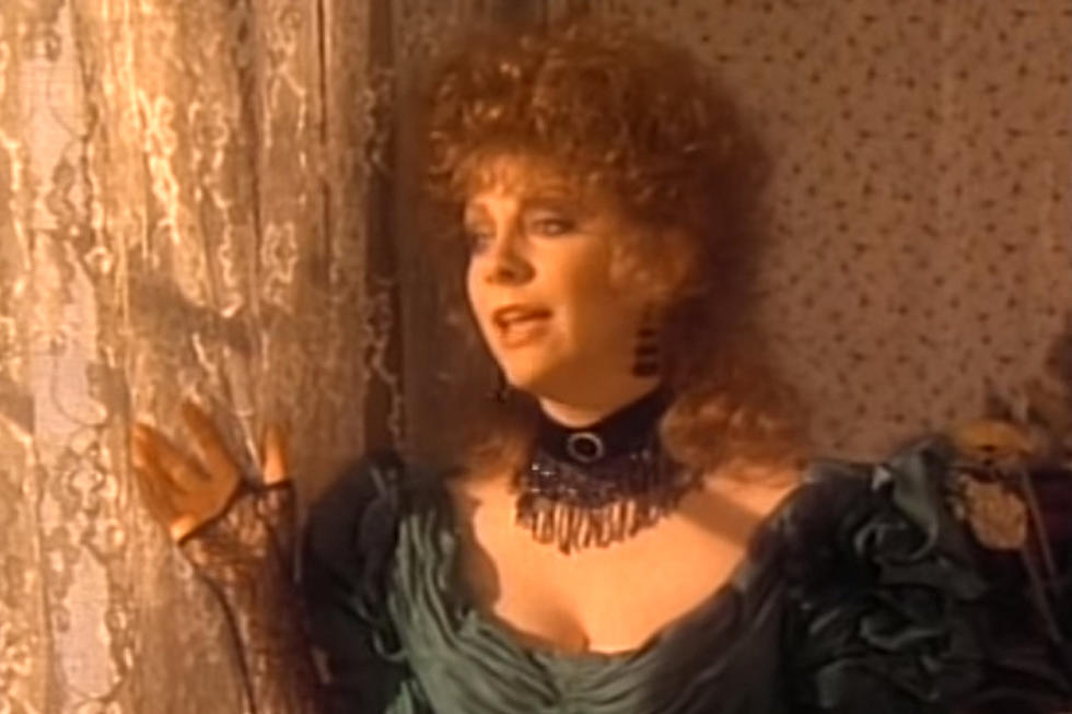 Remember When Reba McEntire Scored a No. 1 Hit With an Everly Brothers Cover?