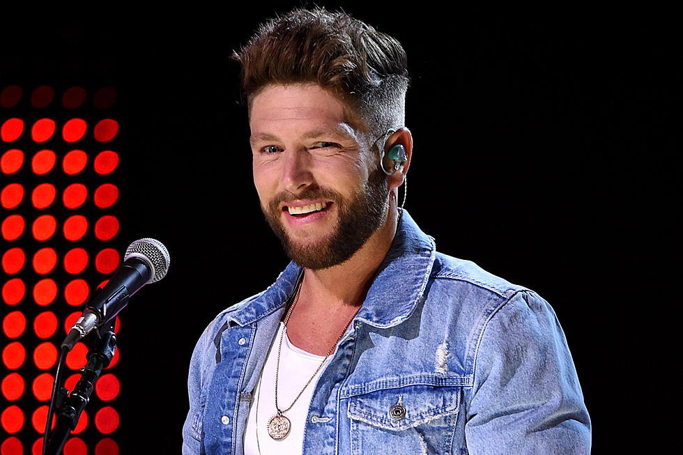 Chris Lane Still Relies On His Dad for Advice, Onstage and Off