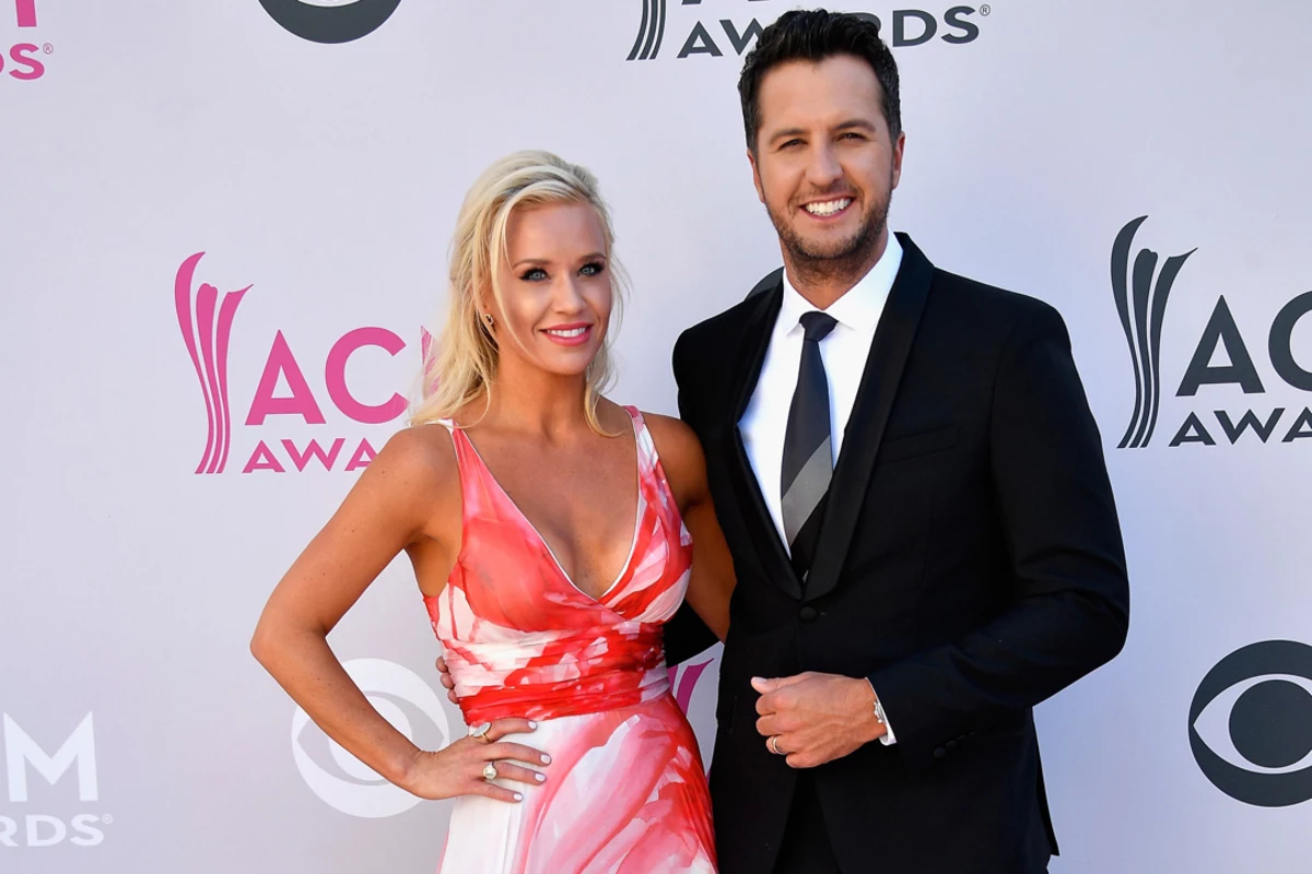 Luke Bryan S Wife Caroline Reveals Past Miscarriage Heartache