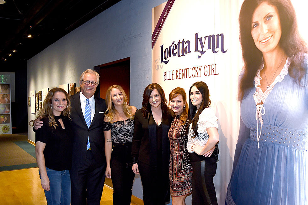 Loretta Lynn Honored by Country&#8217;s Next Generation of Women at Hall of Fame Opening [Pictures]