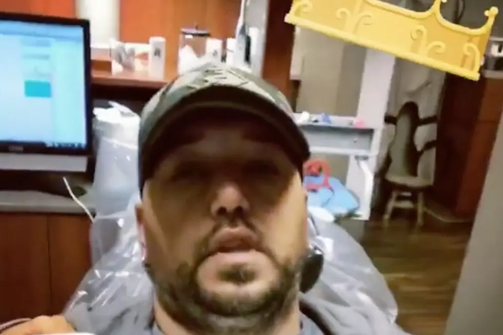 Jason Aldean Is Just a King Getting His Crown in the Dental Chair