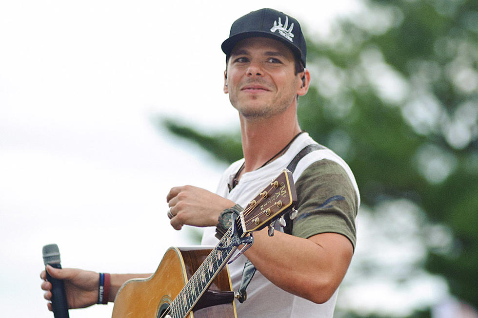 ’80s Kids Will Love the Way Granger Smith Wrestles With His Children