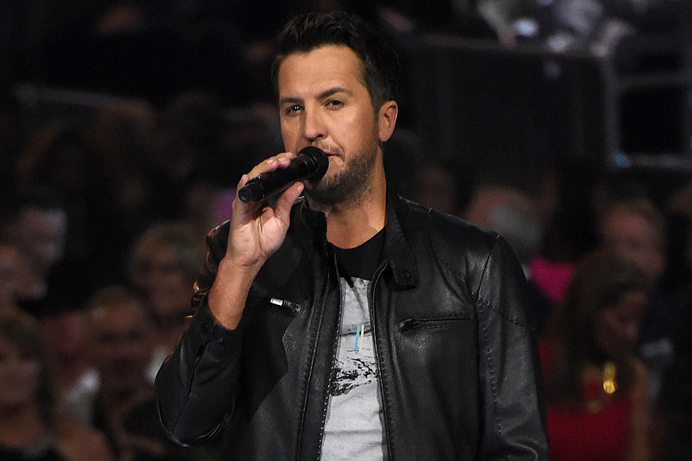 Luke Bryan Halts Farm Tour Stop for Moment of Silence for Route 91 Victims