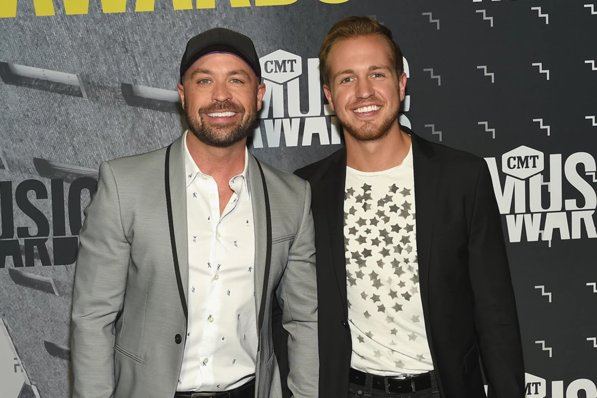 CMT Host Cody Alan Is Engaged!