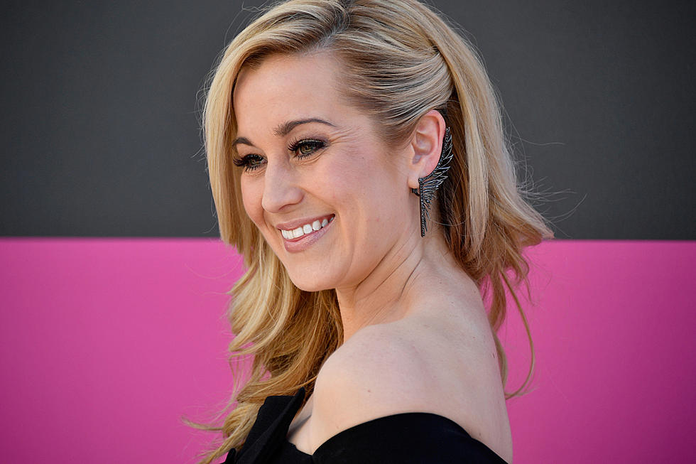 Kellie Pickler’s ‘If It Wasn’t for a Woman’ Honors Her Grandmother and Other Strong Women