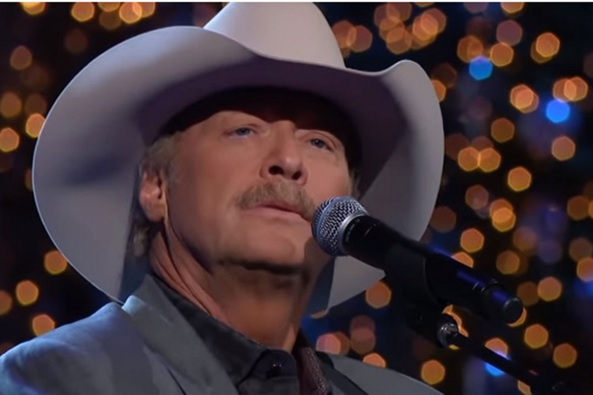 Alan Jackson's 'Have Yourself a Merry Little Christmas' Is Heaven