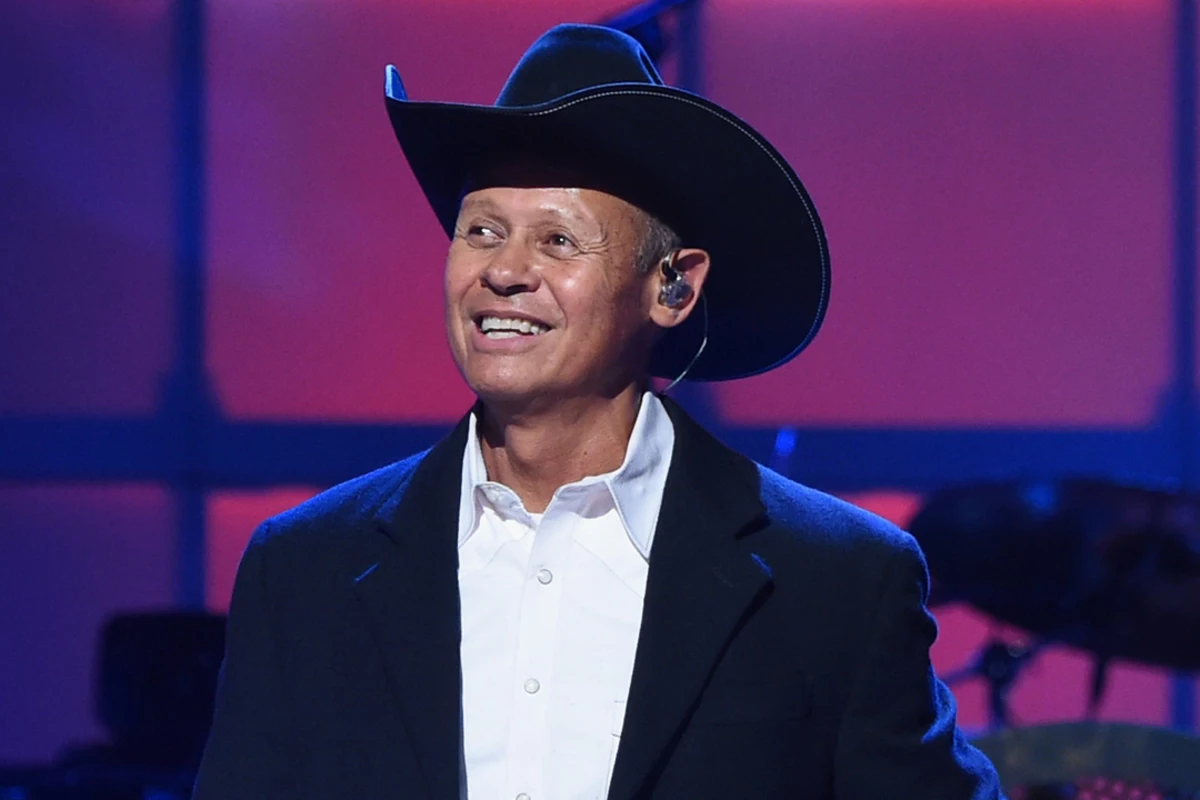 Neal McCoy Makes His 1000th Pledge of Allegiance