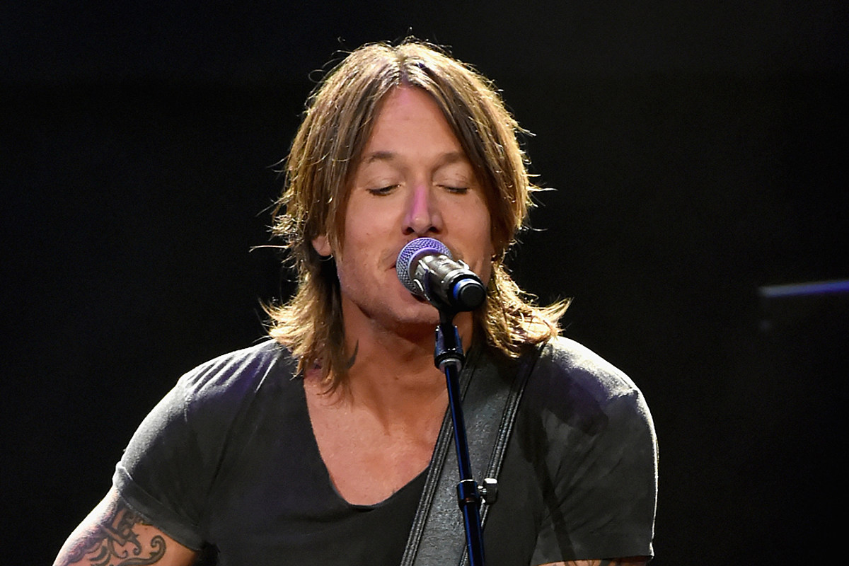Keith Urban Takes a Stand With Powerful 'Female' at CMA Awards