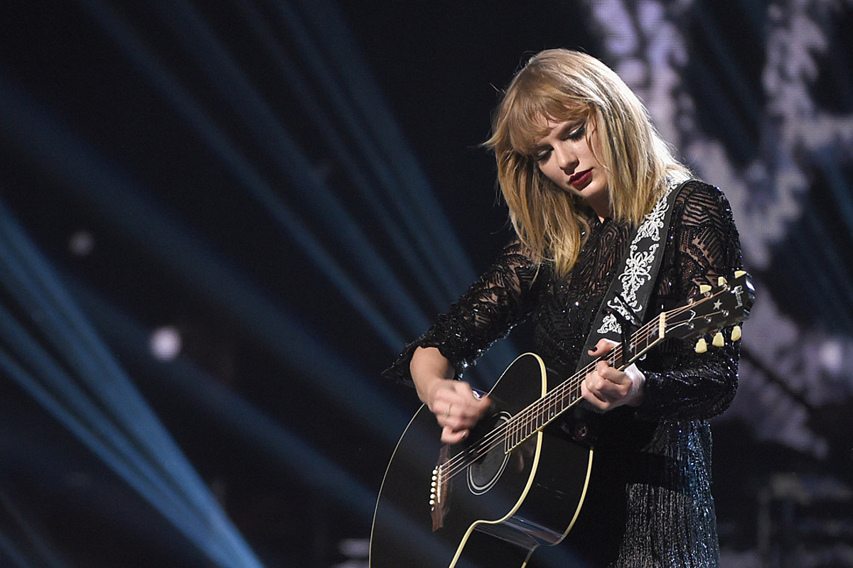 Taylor Swift Returning to Country Music With 'New Year's Day'