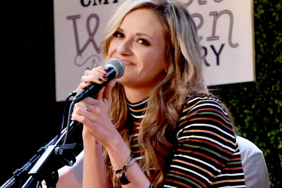 Carly Pearce’s Favorite Holiday Traditions Include Wine and Pet Stockings