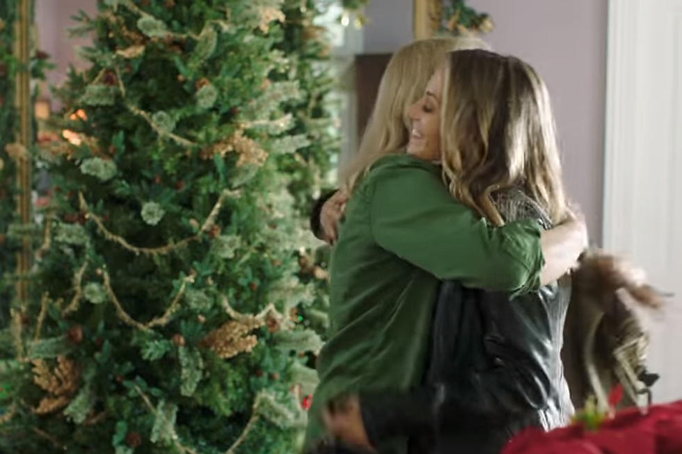 Jana Kramer Shares Trailer for Her New Christmas Movie [Watch]