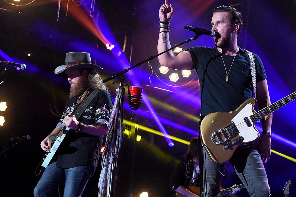 Brothers Osborne Find a Tiny John Lookalike in the Crowd — See the Pics!
