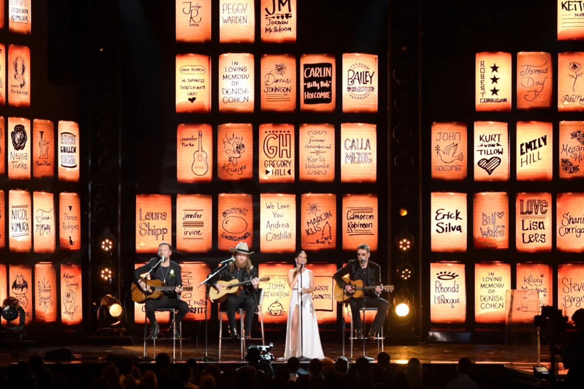 2018 Grammys Offer 'Tears in Heaven' in Las Vegas Victims Tribute