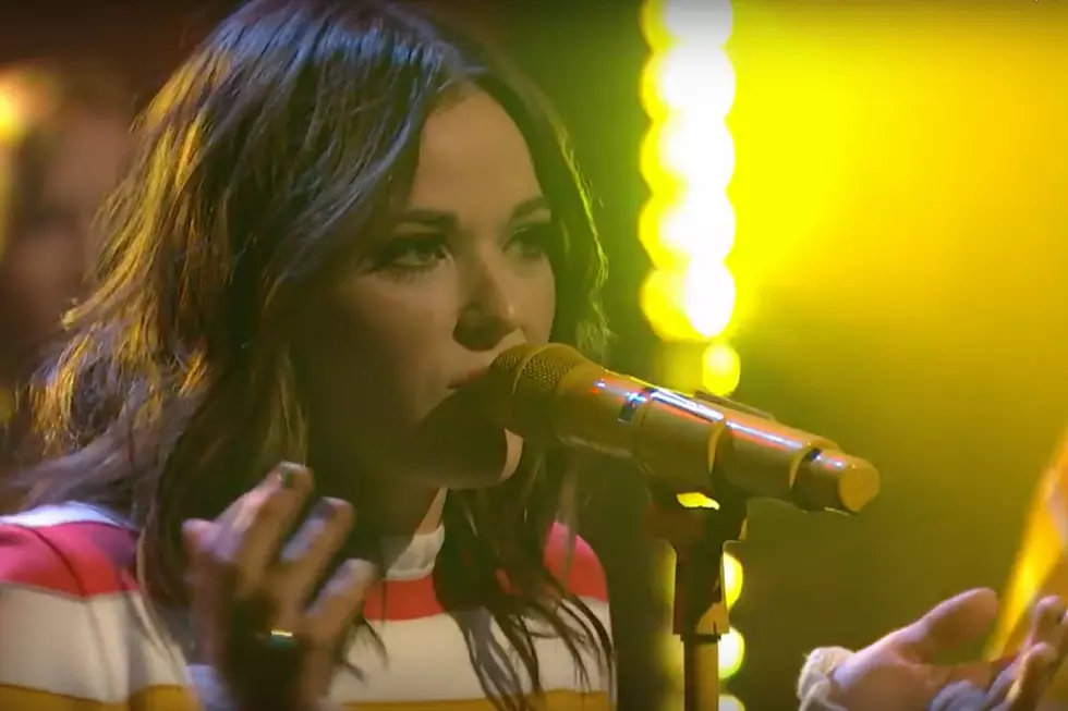 Jillian Jacqueline Makes TV Debut With 'Reasons' on 'Seth Meyers'