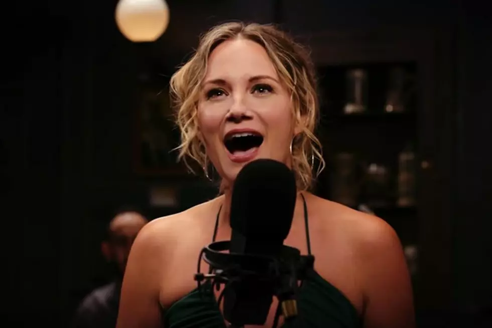 Jennifer Nettles Teams Up With Broadway Star for ‘Wicked’ Duet [Watch]