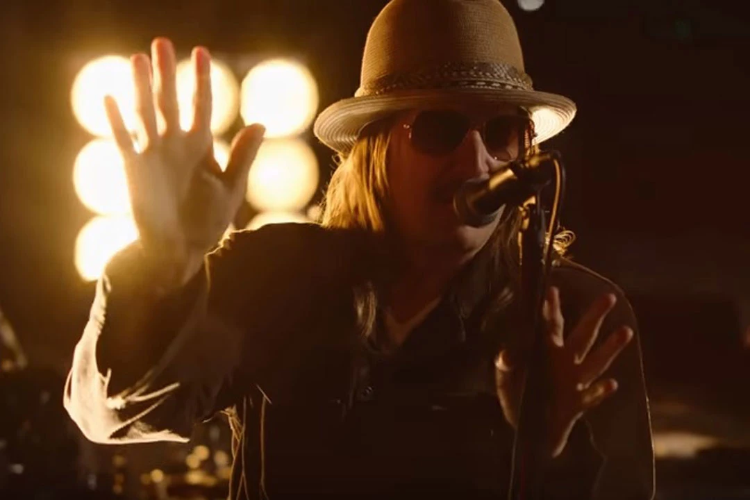 Kid Rock Takes It to the Drive-In for 'American Rock 'n Roll'
