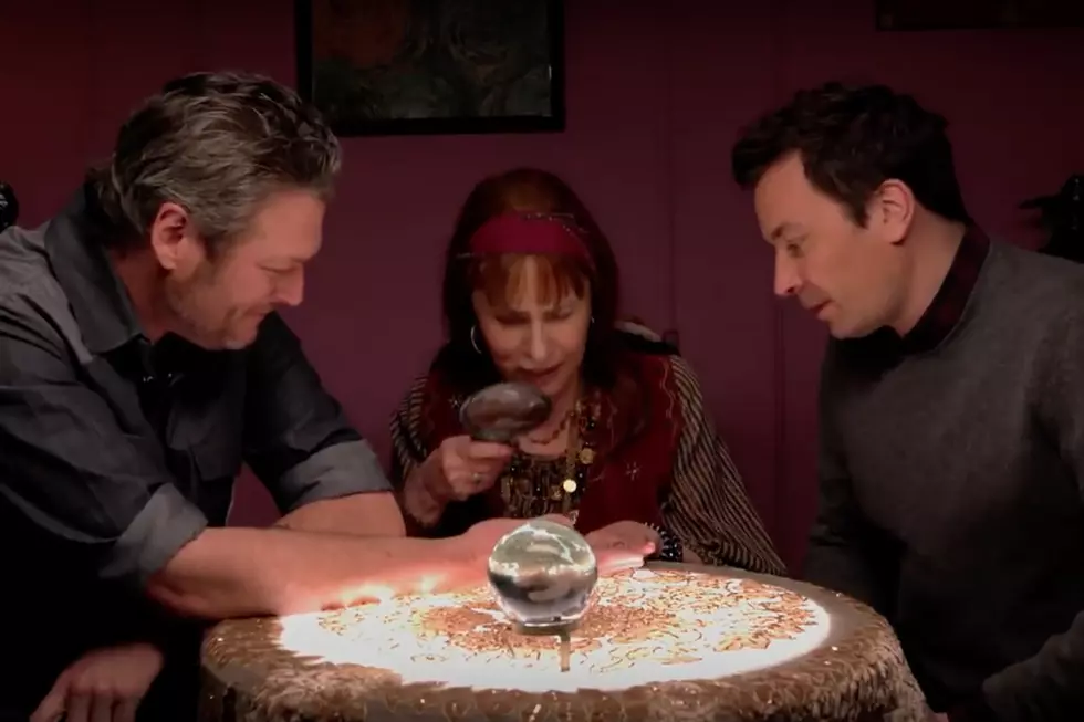 Blake Shelton and Jimmy Fallon Learn Each Others’ Secrets at a Palm Reading [Watch]