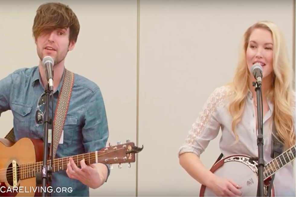 Glen Campbell’s Kids, Ashley and Shannon, Pay Tribute to Their Father [Watch]