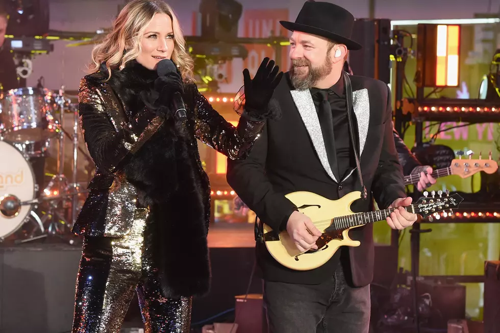 Sugarland Flashes Back to First ACM Awards Performance