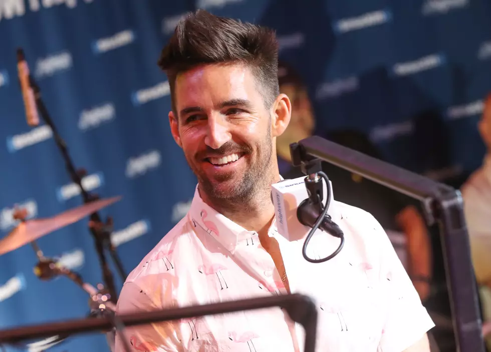 Jake Owen Celebrates His Seventh Chart-Topping Hit: &#8216;I Feel Like I’m Just Getting Started&#8217;