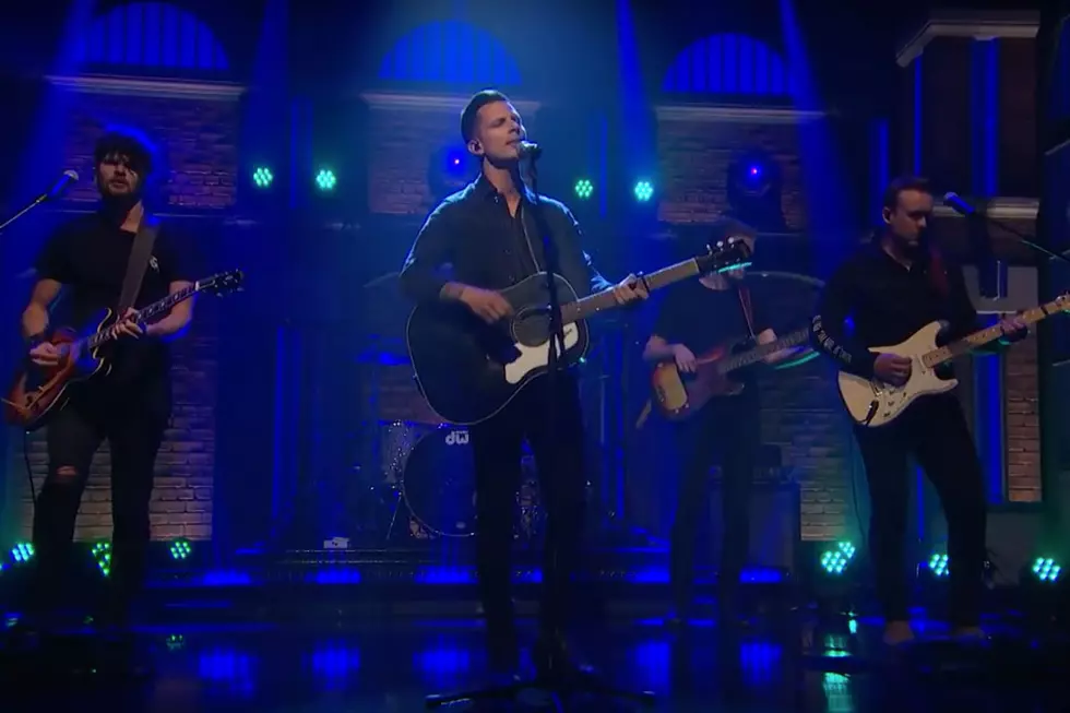 See Devin Dawson&#8217;s Super-Soulful &#8216;Asking for a Friend&#8217; on &#8216;Seth Meyers&#8217;