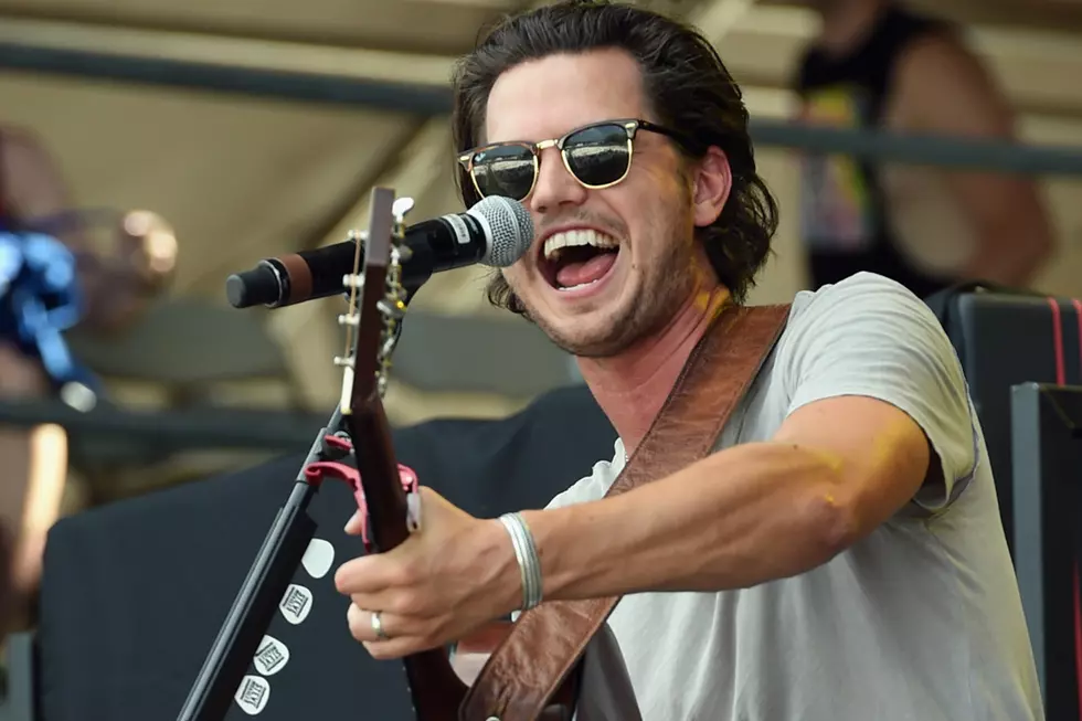 Steve Moakler and Wife on Expecting First Child: ‘It’s Gonna Be Bumpin”