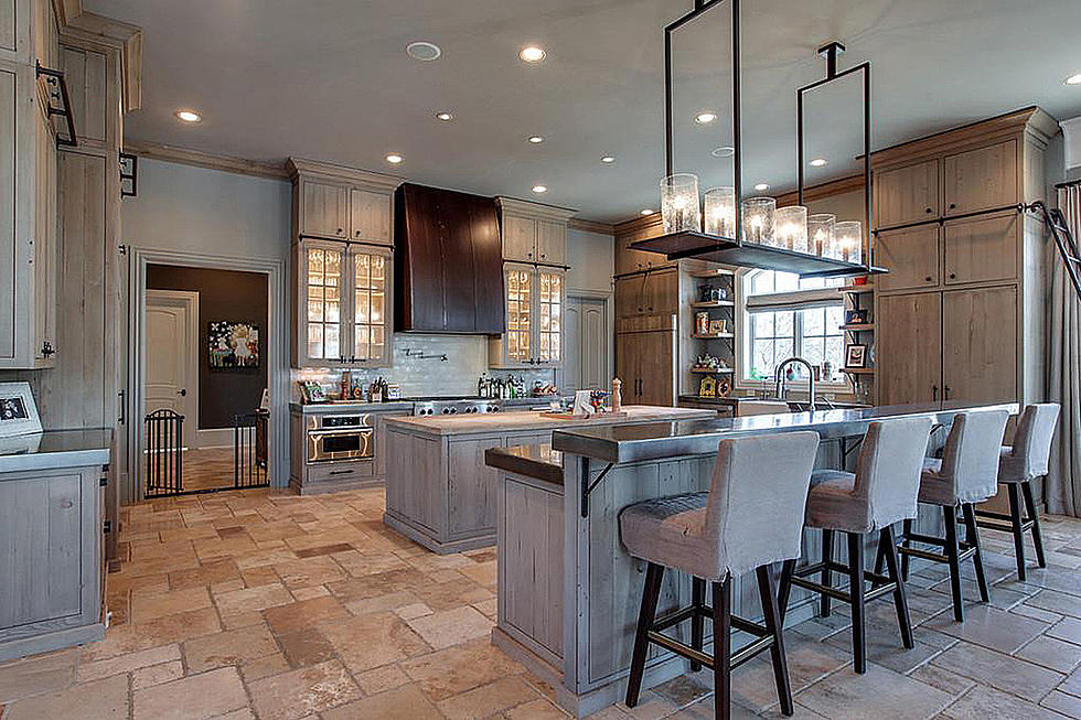 Look Inside Country Stars&#8217; Most Amazing Kitchens! [Pictures]