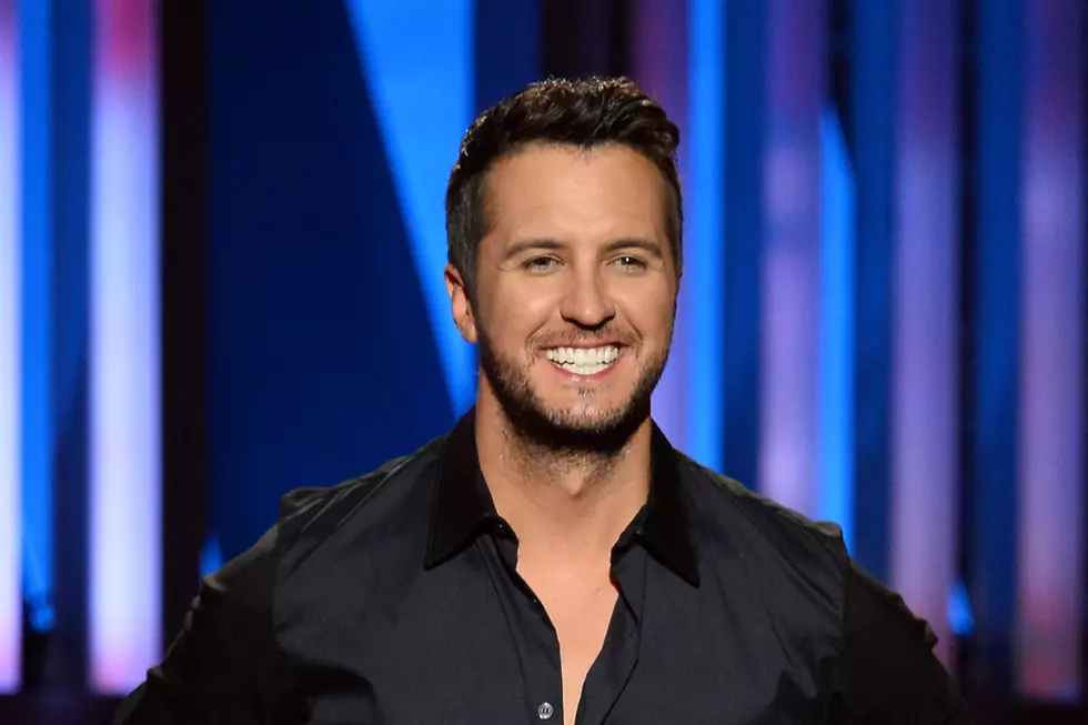Luke Bryan Leads Spirited Singalong With Kids in a Children’s Hospital [Watch]
