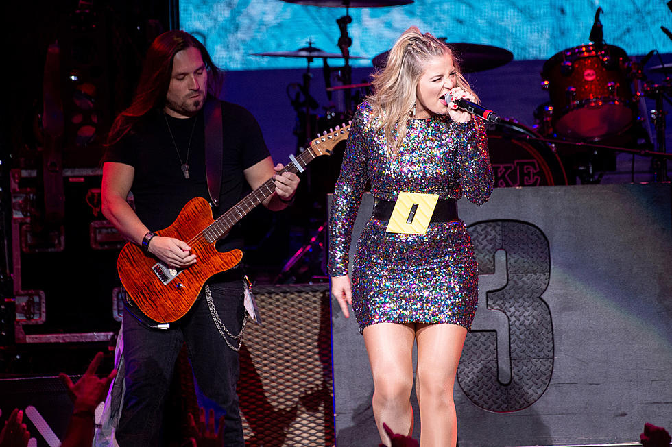 Lauren Alaina Debuts ‘Ladies in the ’90s’ Live in Concert [Watch]