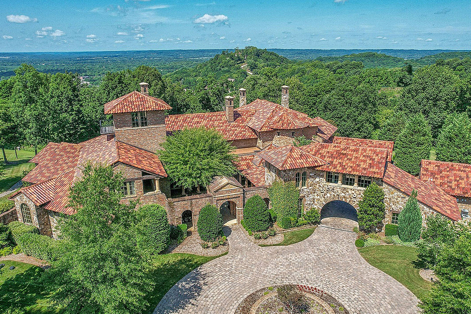 See Inside the 11 Most Jaw-Dropping Country Stars' Mansions