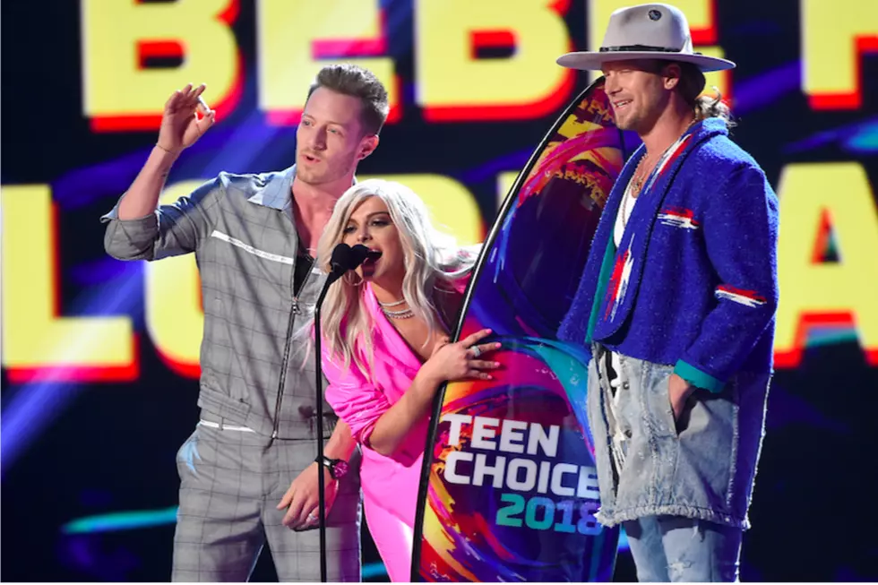 Florida Georgia Line Surprise Bebe Rexha, Fans at Teen Choice Awards [Watch]