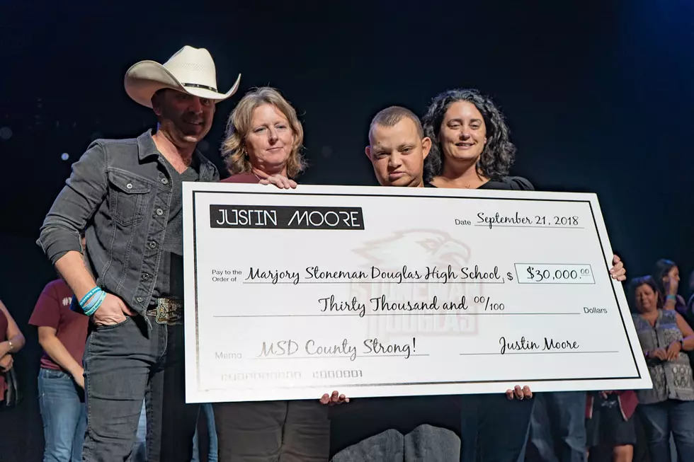 Justin Moore Gives Emotional Speech and 30K to Shooting Victims’ Families [Watch]