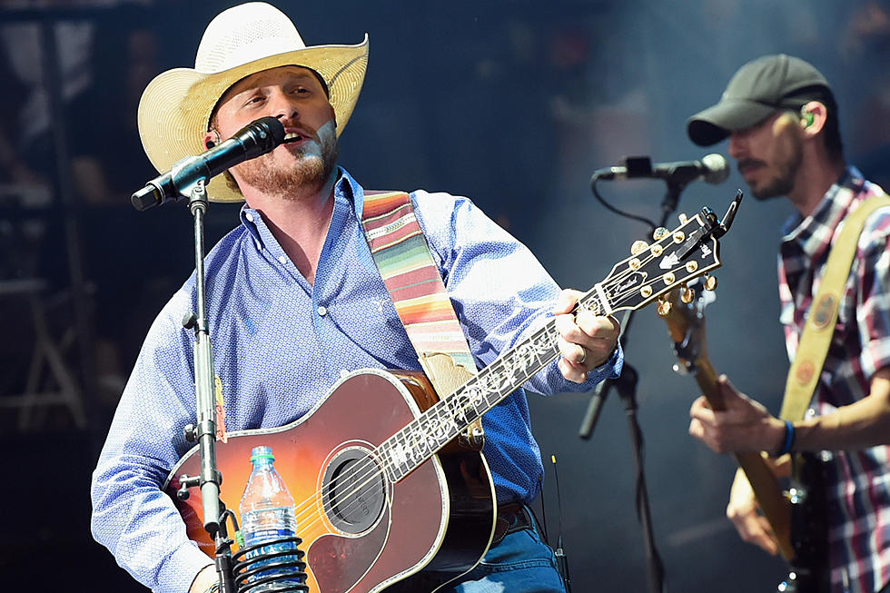 Cody Johnson’s Family Tours With Him Because ‘I’m Better With Them Around’