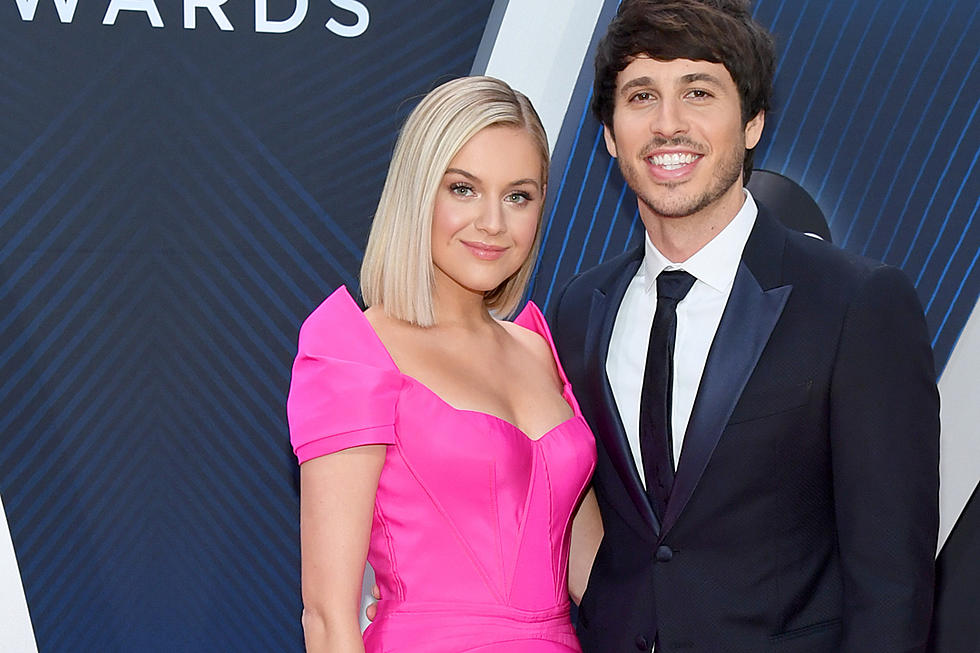 Kelsea Ballerini and Morgan Evans Exude Old-School Glamor on 2018 CMAs Red Carpet [Pictures]