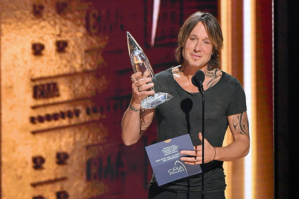 It’s a CMA Stunner! Keith Urban Wins Entertainer of the Year!