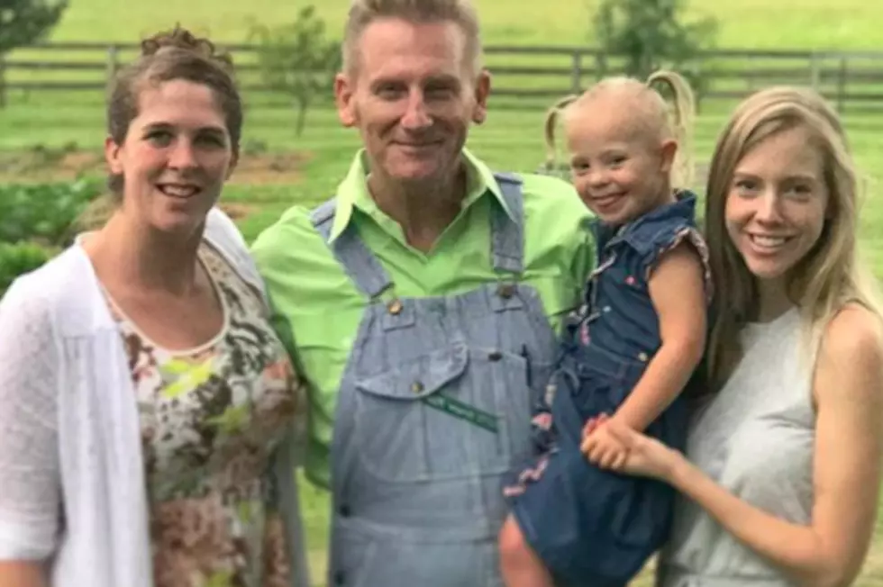 Rory Feek’s Daughter, Hopie, Marries Her Love, Wendy, at the Family Farm