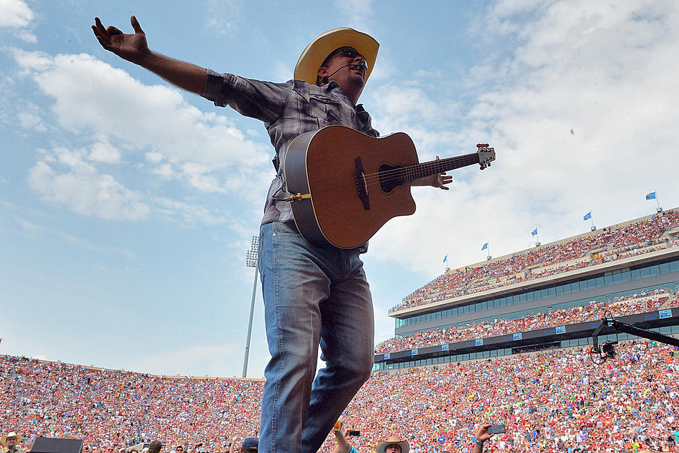 Garth Brooks Announces Minneapolis Date for 2019 Stadium Tour