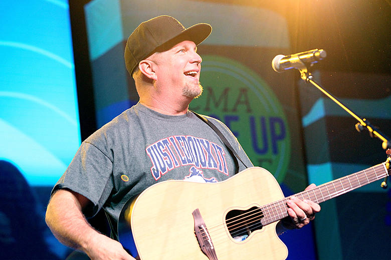 Garth Brooks: Blame It All On My Roots