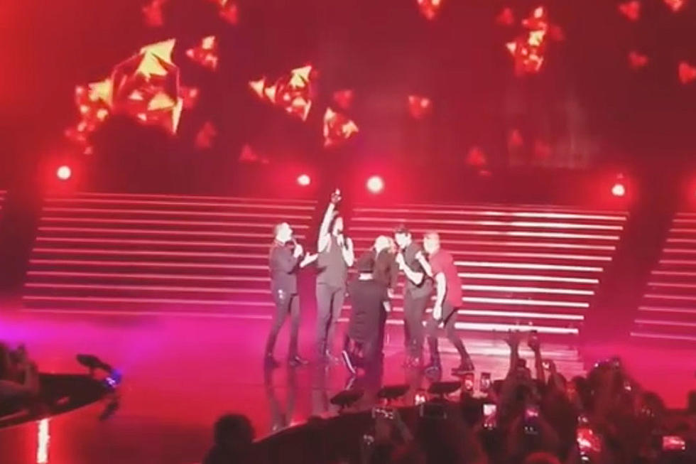 Backstreet Boys Serenade Shania Twain During Las Vegas Show