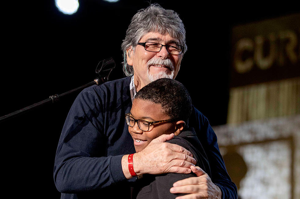 Randy Owen Singing ‘Amazing Grace’ With Young Man at St. Jude Is Everything You Need Today