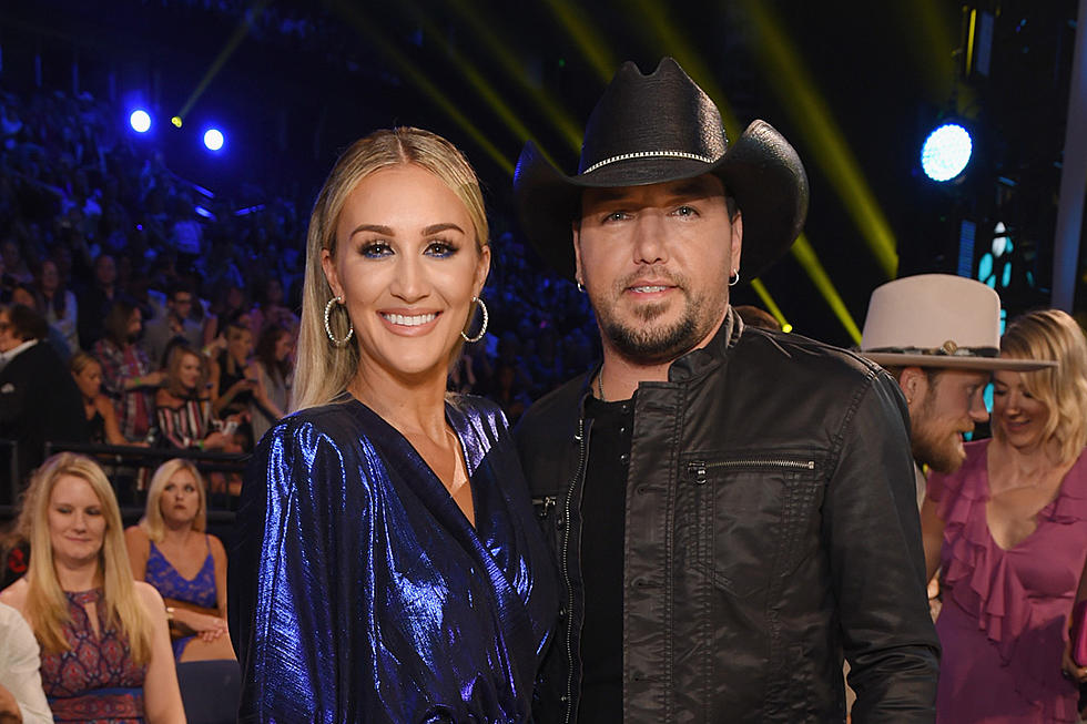 Jason Aldean’s Baby Girl Smiles for the Camera