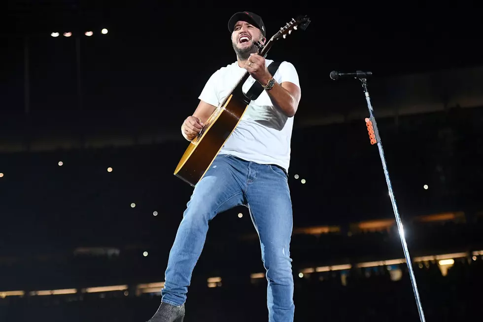 Luke Bryan Tapes His Boots to His Jeans