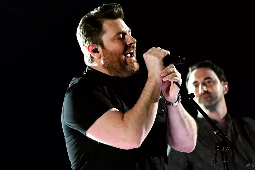 Chris Young Turns Up the Heat at Windy City Smokeout 2019