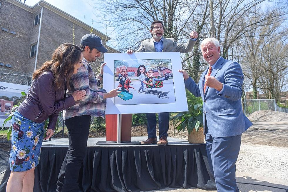 Brad Paisley, Kimberly Williams-Paisley Break Ground on Nonprofit Grocery Store [Pictures]