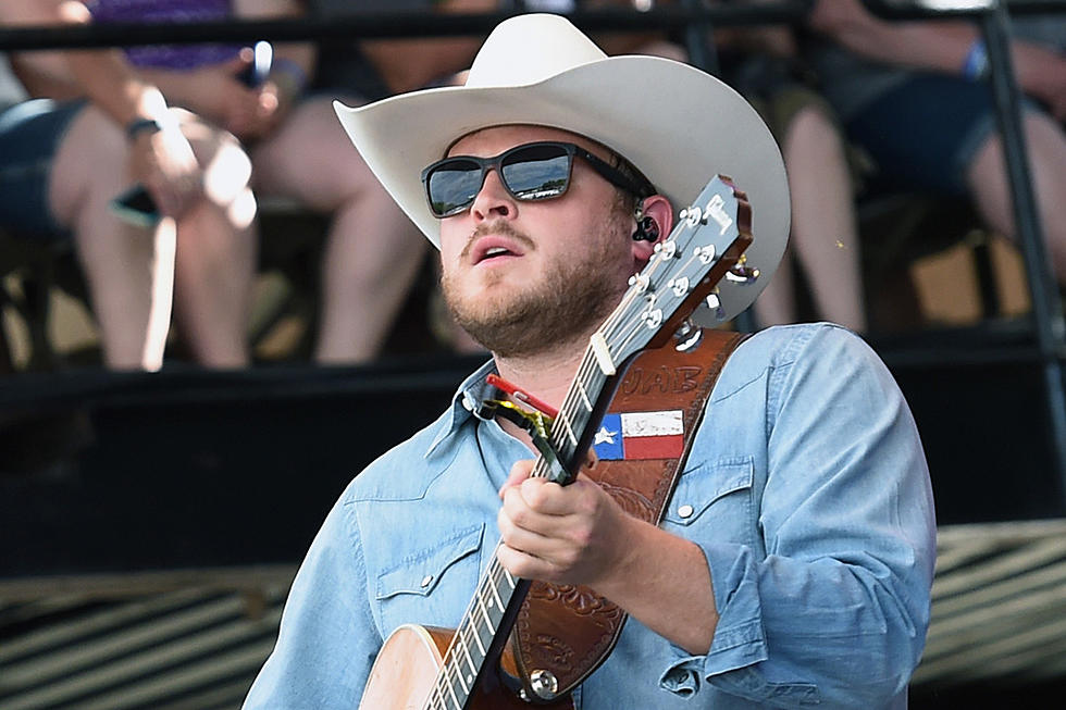 Josh Abbott Covers ‘Old Town Road’ at Elementary School + the Kids Freak Out!