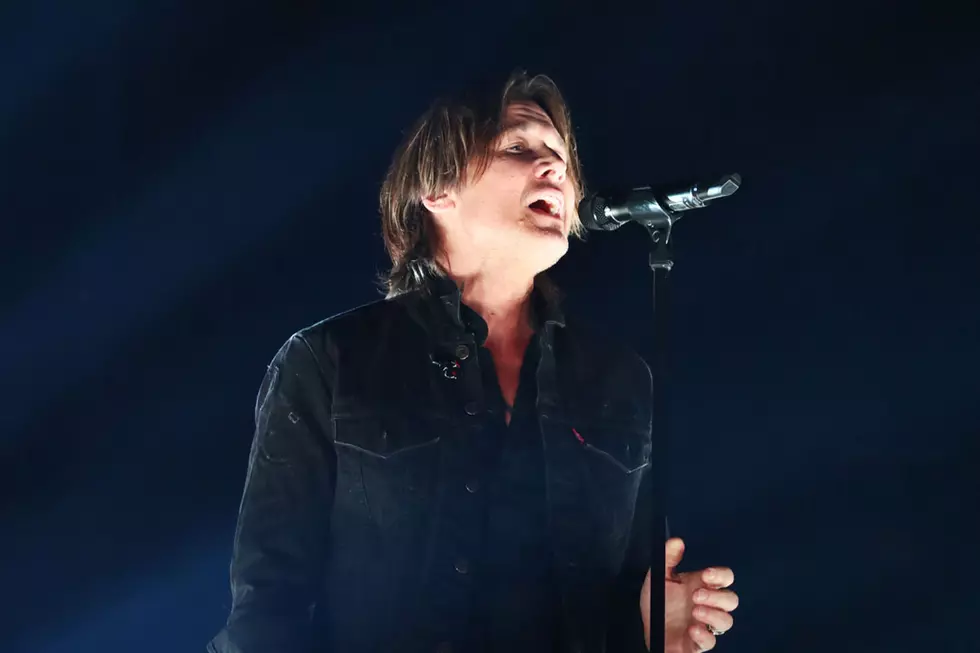 Keith Urban Delivers Passionate Performance of ‘Burden’ at 2019 ACM Awards