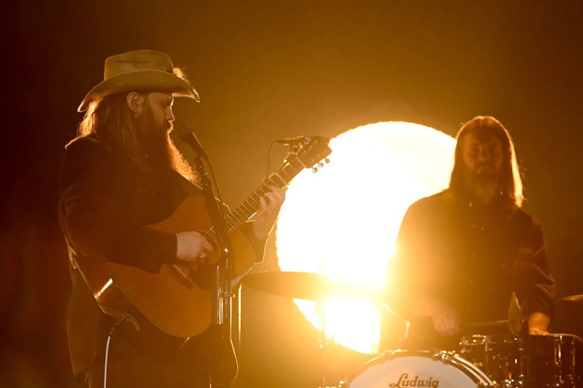 Chris Stapleton Stuns 2019 ACMs With 'A Simple Song'